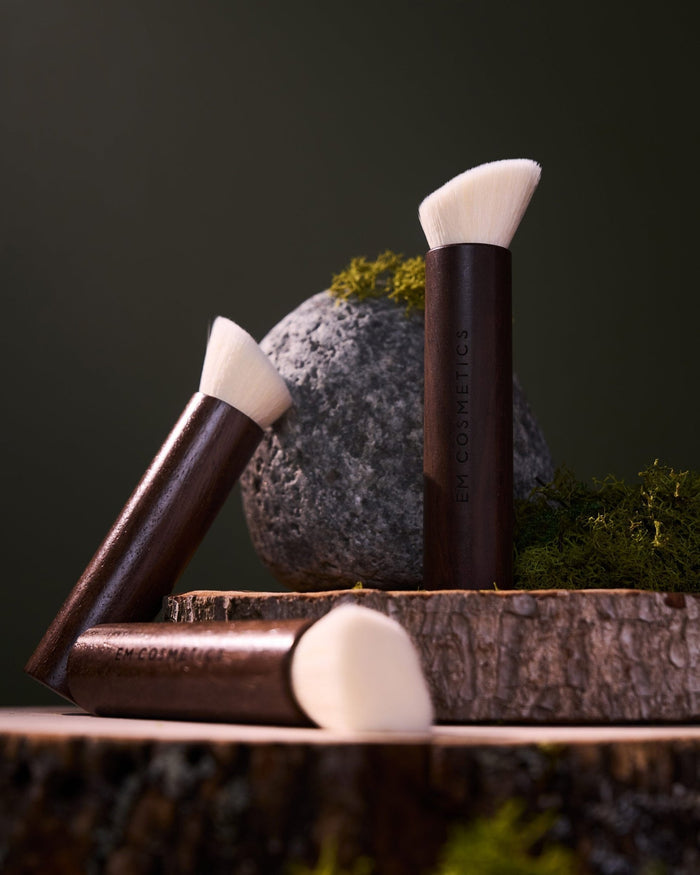 Close-up on the ultra-soft, angled bristles of the EM Cosmetics Komorebi Face and Cheek Brush, designed for blending.