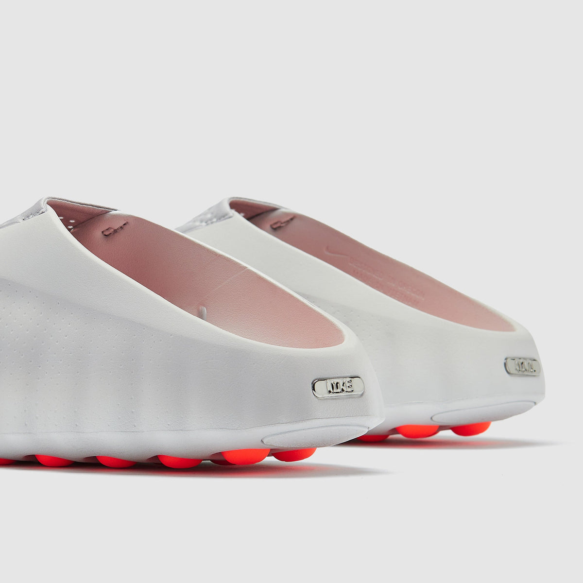 Nike Womens Mind 001 Pregame Mules