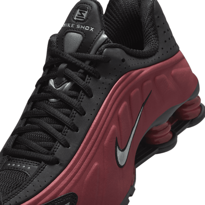Women's Nike Shox R4 "Black Team Red"