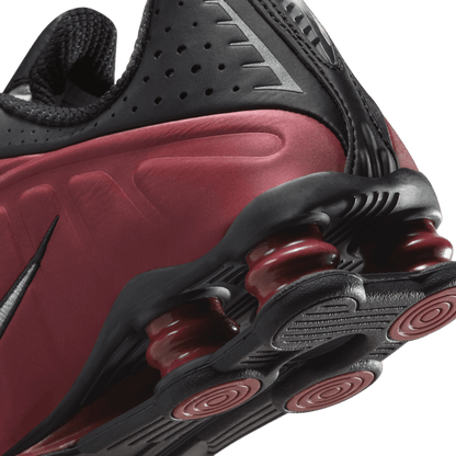 Women's Nike Shox R4 "Black Team Red"