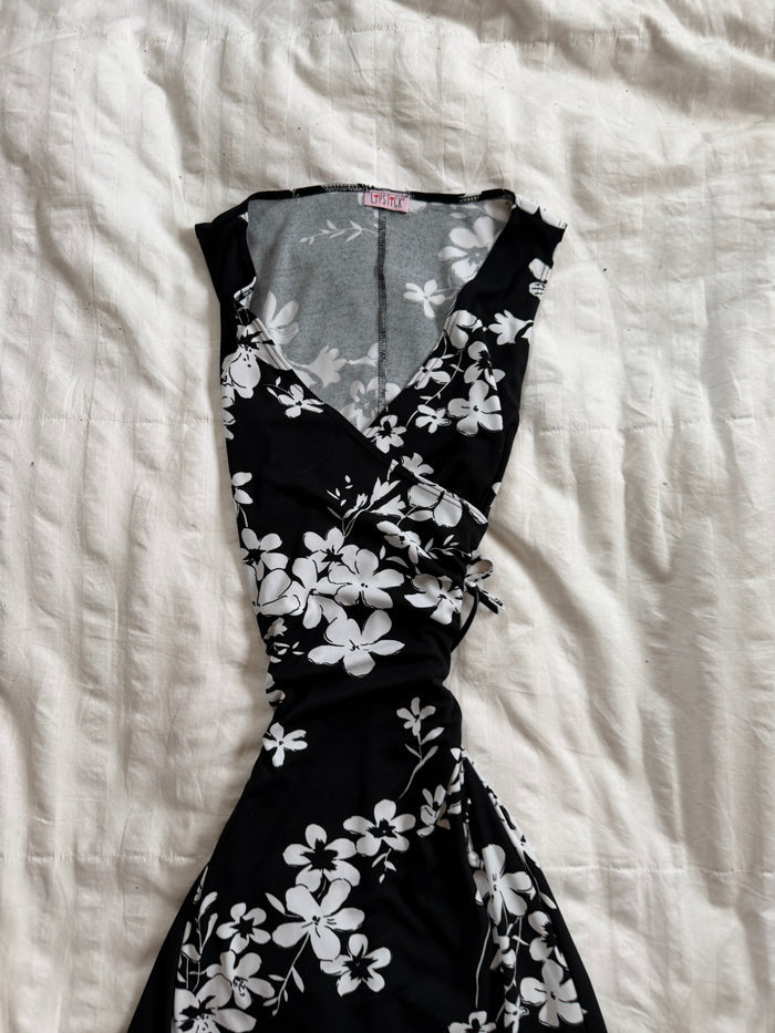 lipstick dress