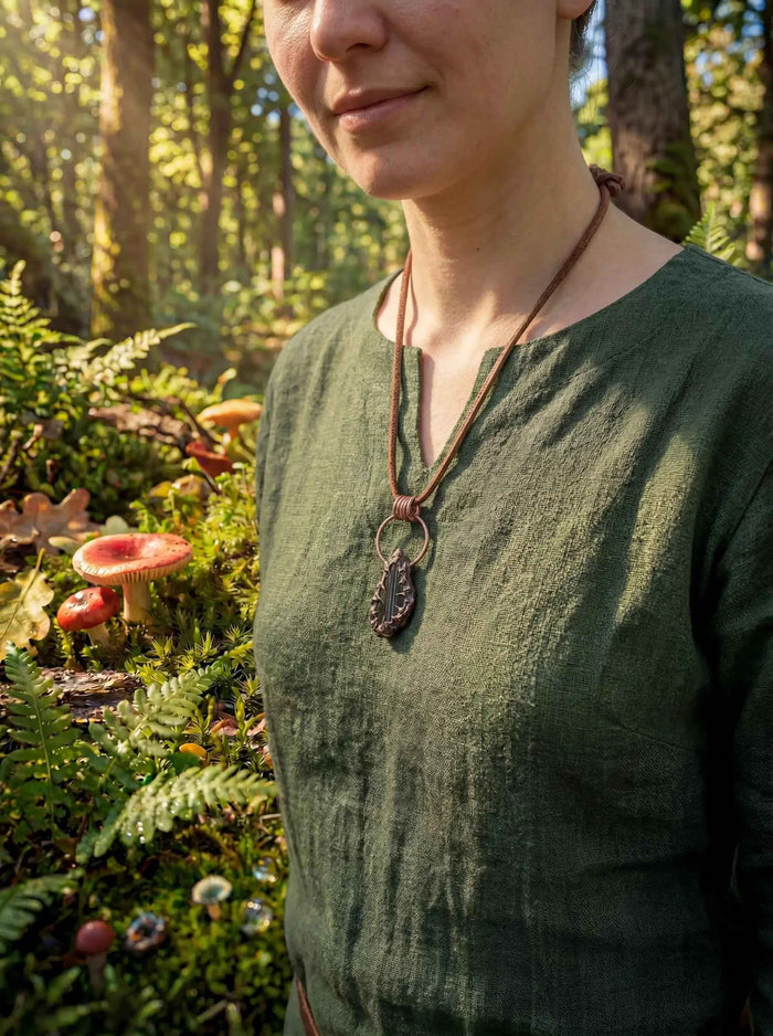 Thornbound Relic Pendant